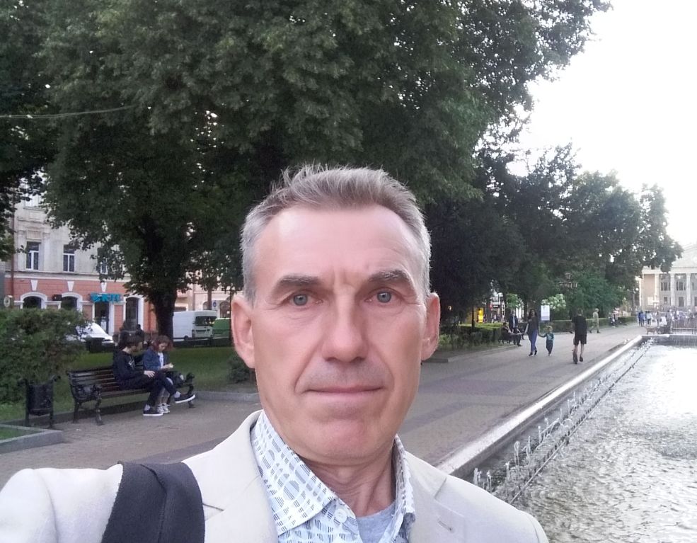 Михайло