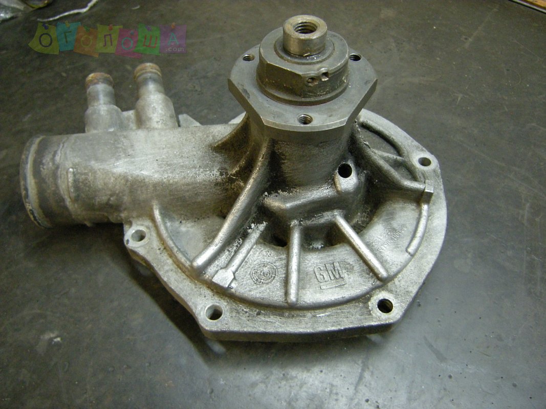 помпа opel omega A 2.6