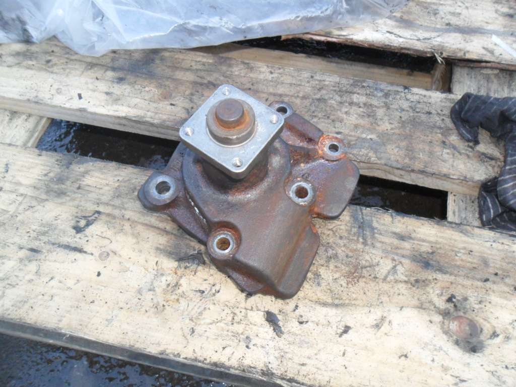 помпа охлаждения ford escort 83-98г помпа охлаждения ford escort 83-98г