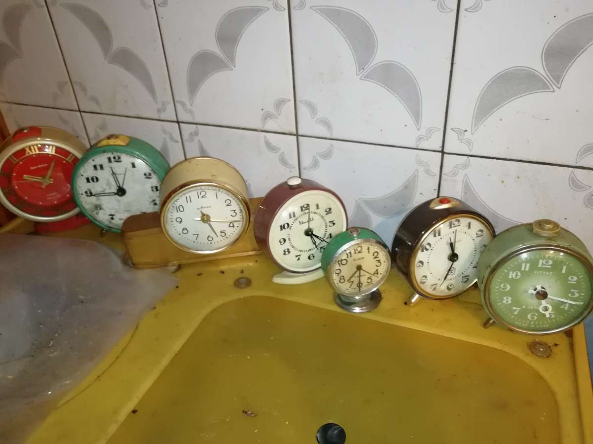 Продам раритетные часы будильники СССР.