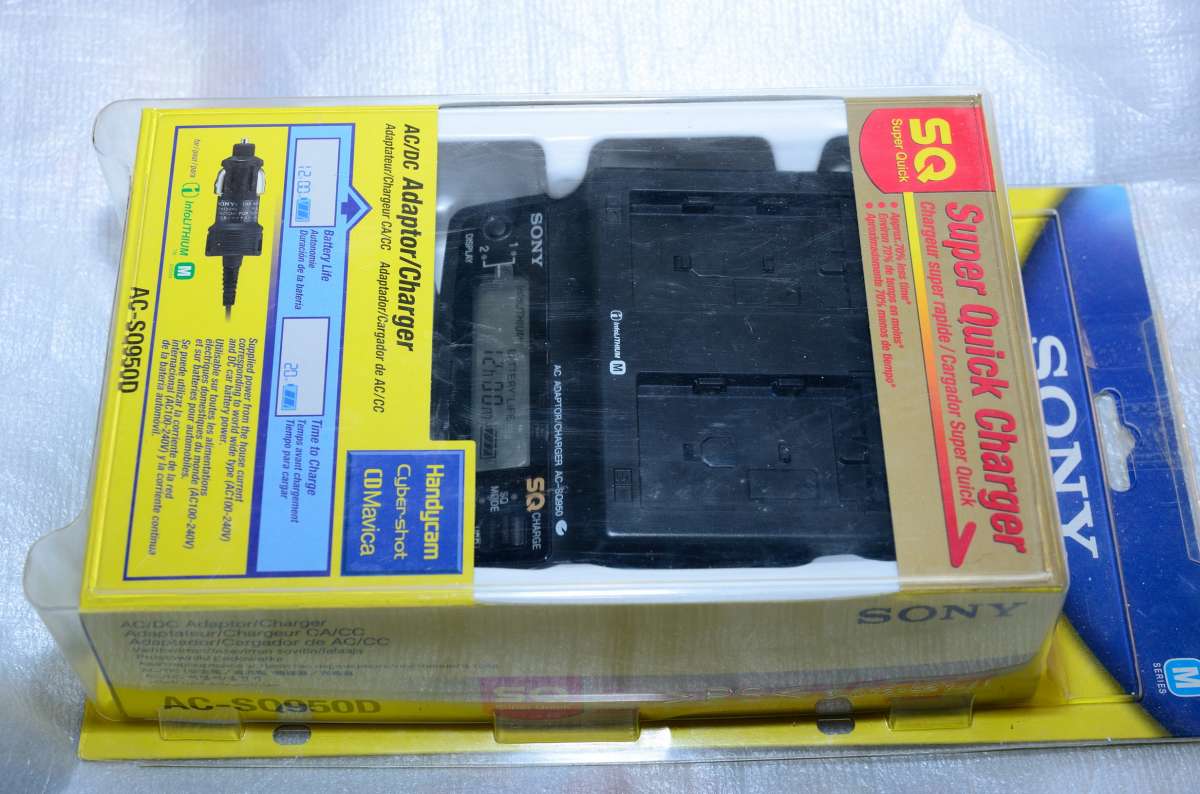 зарядное устройство SONY AC-SQ950D