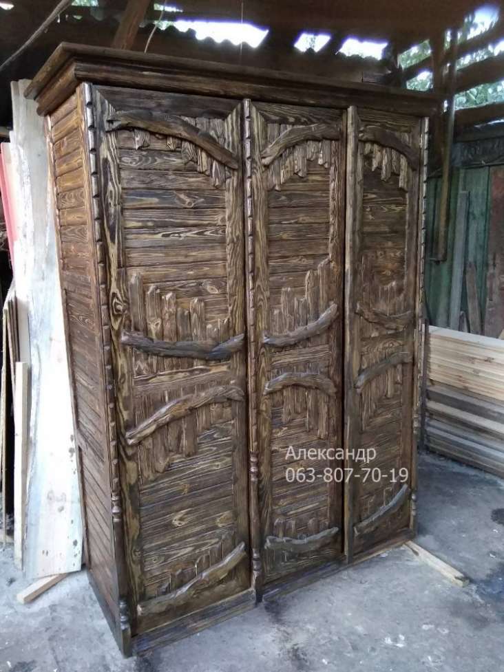 Шкаф из дерева под старину ( деревянный )