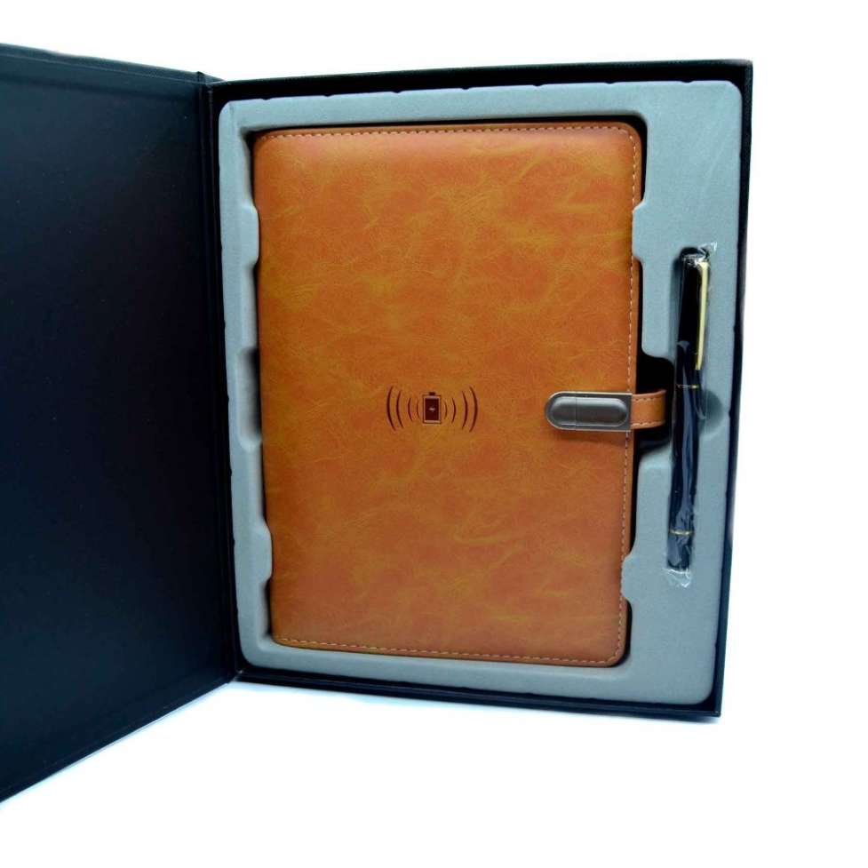 Ежедневник с зарядным устройством. Ежедневник с зарядным устройством. Ежедневник с зарядкой и флешкой. Ежедневник с power bank 8000mah. Ежедневник с зарядным устройством.