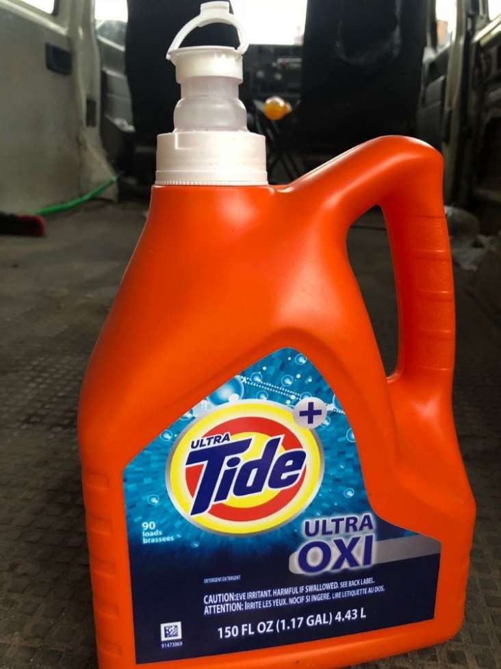 Tide Ultra Oxi - концентрированный гель для стирки универсальный 4.45л