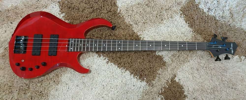 Бас гітара Marcus Miller Sire m3