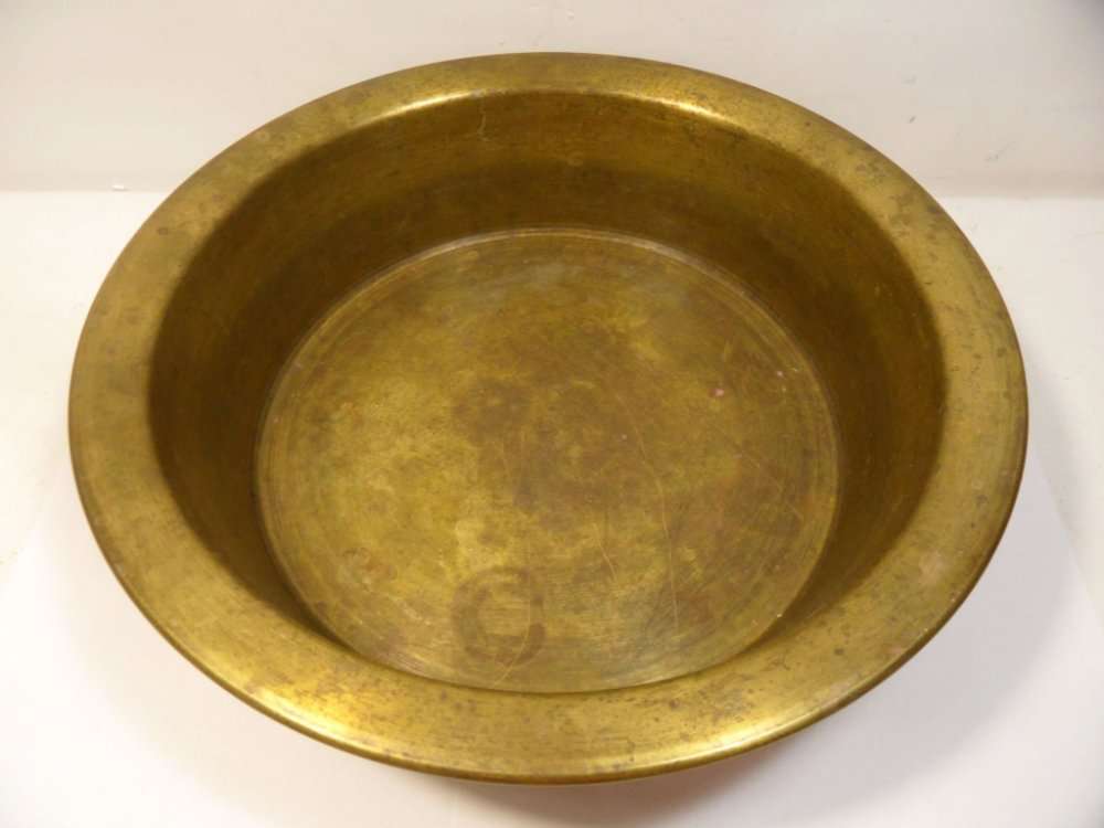 таз кольчугинский мельхиор с ручками 4. таз бронзовый 4,5 л 4р70ксаз?. латунный тазик. таз латунный ссср 4р70к. таз 12.