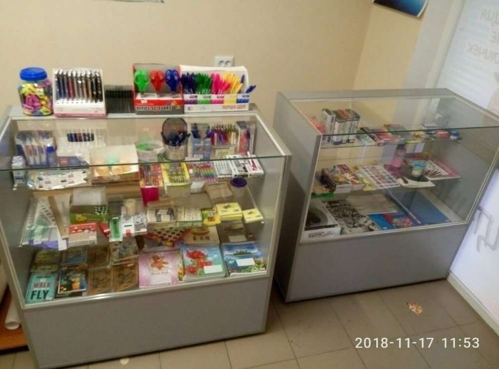 продам витрині, стеллажи