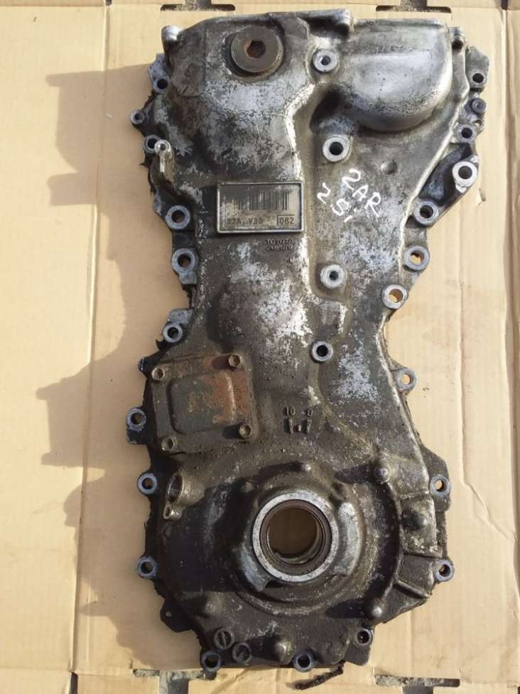 Крышка передняя двигателя с маслонасосом 2ARFE 2ARFXE Toyota Camry 50