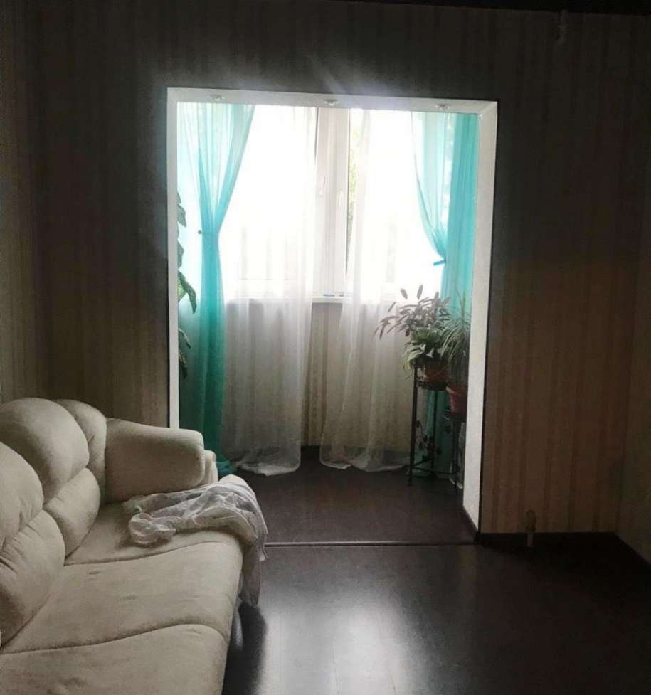Продам 3-х комнатную квартиру на Днепропетровской дороге.