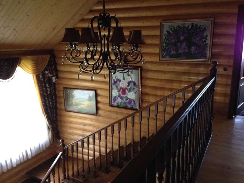 Продам великий,екологічно чистий будинок зі зрубу 2016 року.