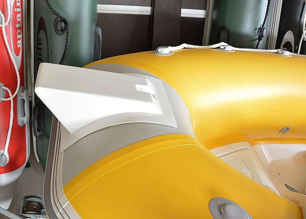 Площадка под электромотор на пвх лодку. Motorguide xi3 на лодку пвх. Haswing cayman транцевый. Троллинговый мотор lowrance. Площадка для электромотора для лодки пвх.